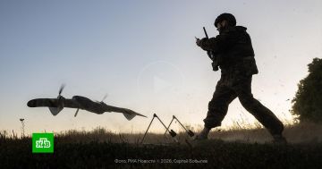Украинский контейнеровоз поразили в порту Черноморска