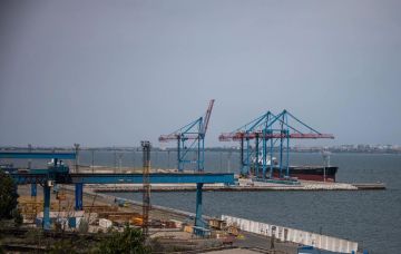 Потери Украины от простоя портов Большой Одессы превысили $4 млрд