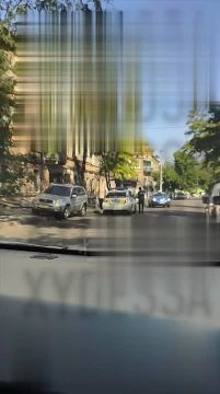 В Одессе полицейские избили девушку после побега мужчины от мобилизации