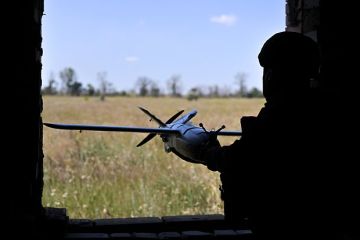 МО: Российские военные поразили в Черном море сухогруз, доставлявший ВСУ военные грузы