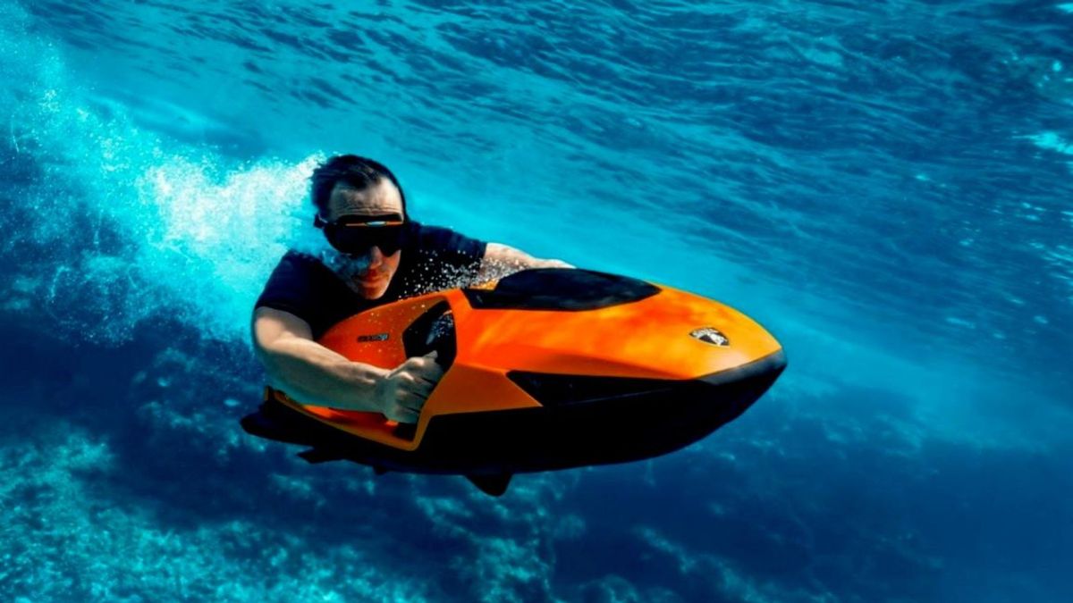 Штурмовой матрас и подводный электроход: как украинские мужчины бегут из страны и от смерти на фронте
