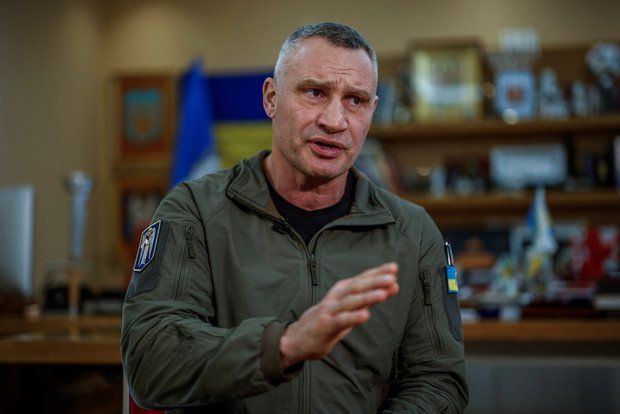 Социолог Копатько: Зеленский пытается подчинить неподконтрольные себе элиты Киева