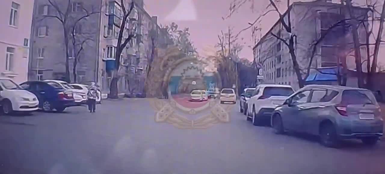В Комсомольске автомобиль сбил подростка, выбежавшего на дорогу